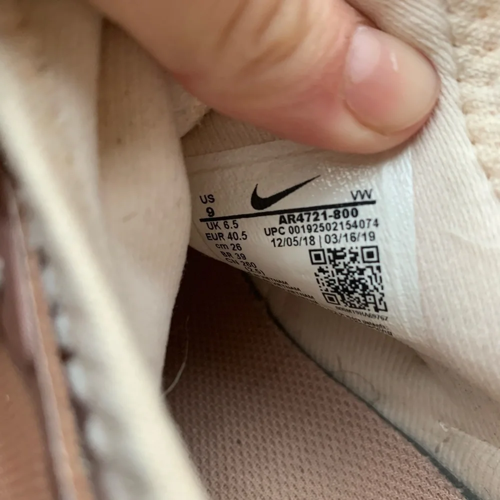 Nike tennis shoes